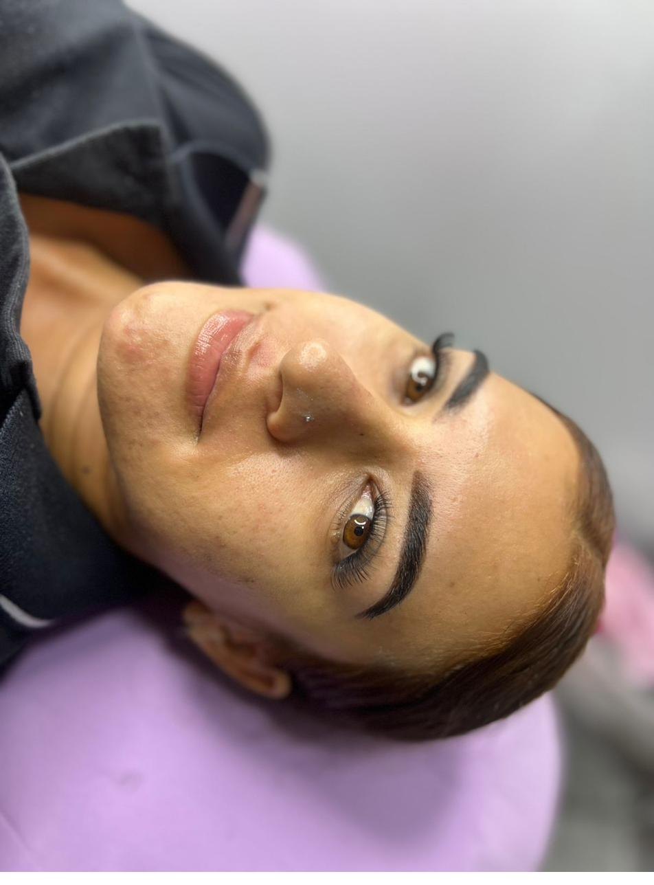Cejas & Pestañas