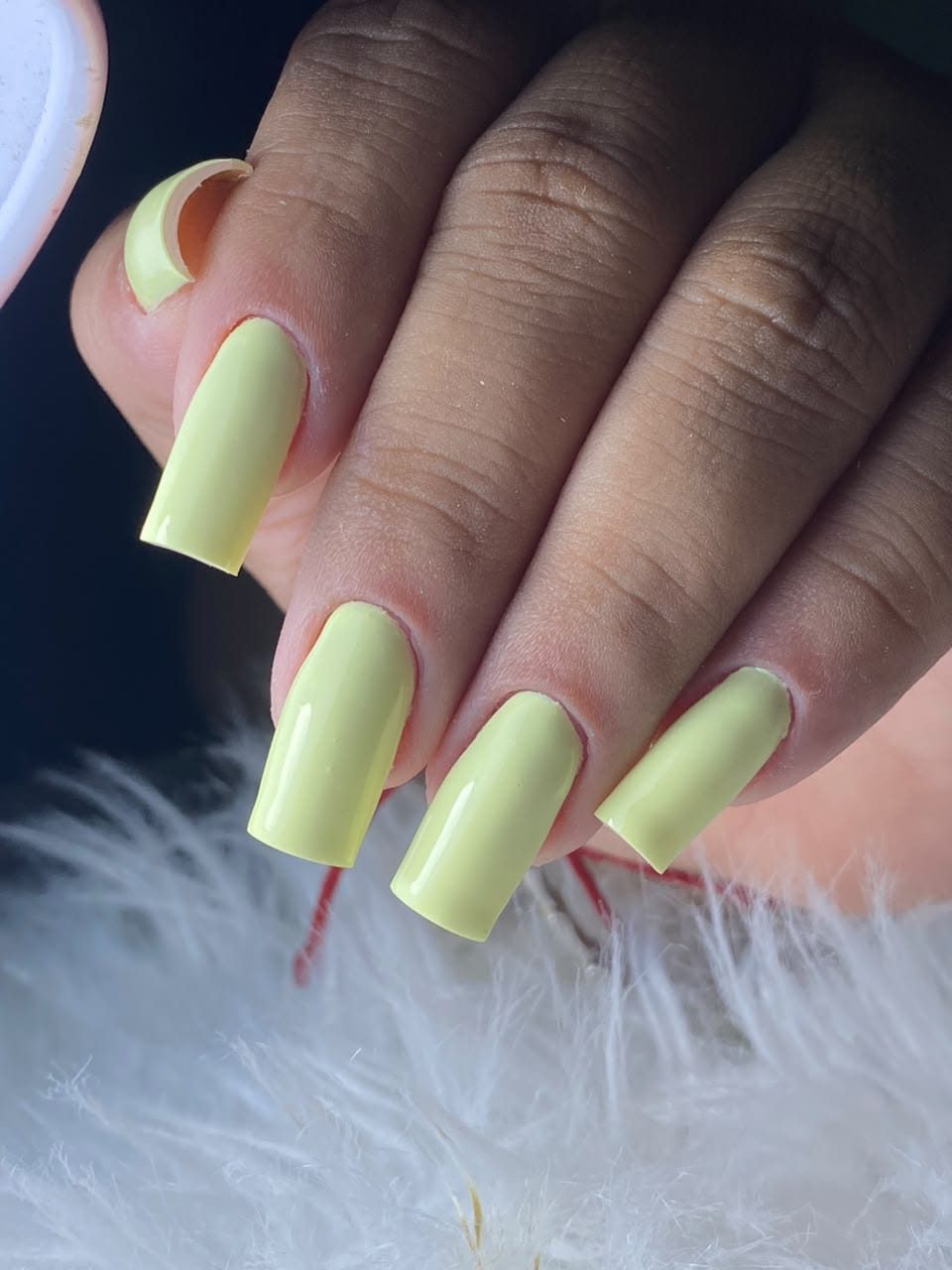 Amarillo mantequilla · Serena Nails Spa Cartagena