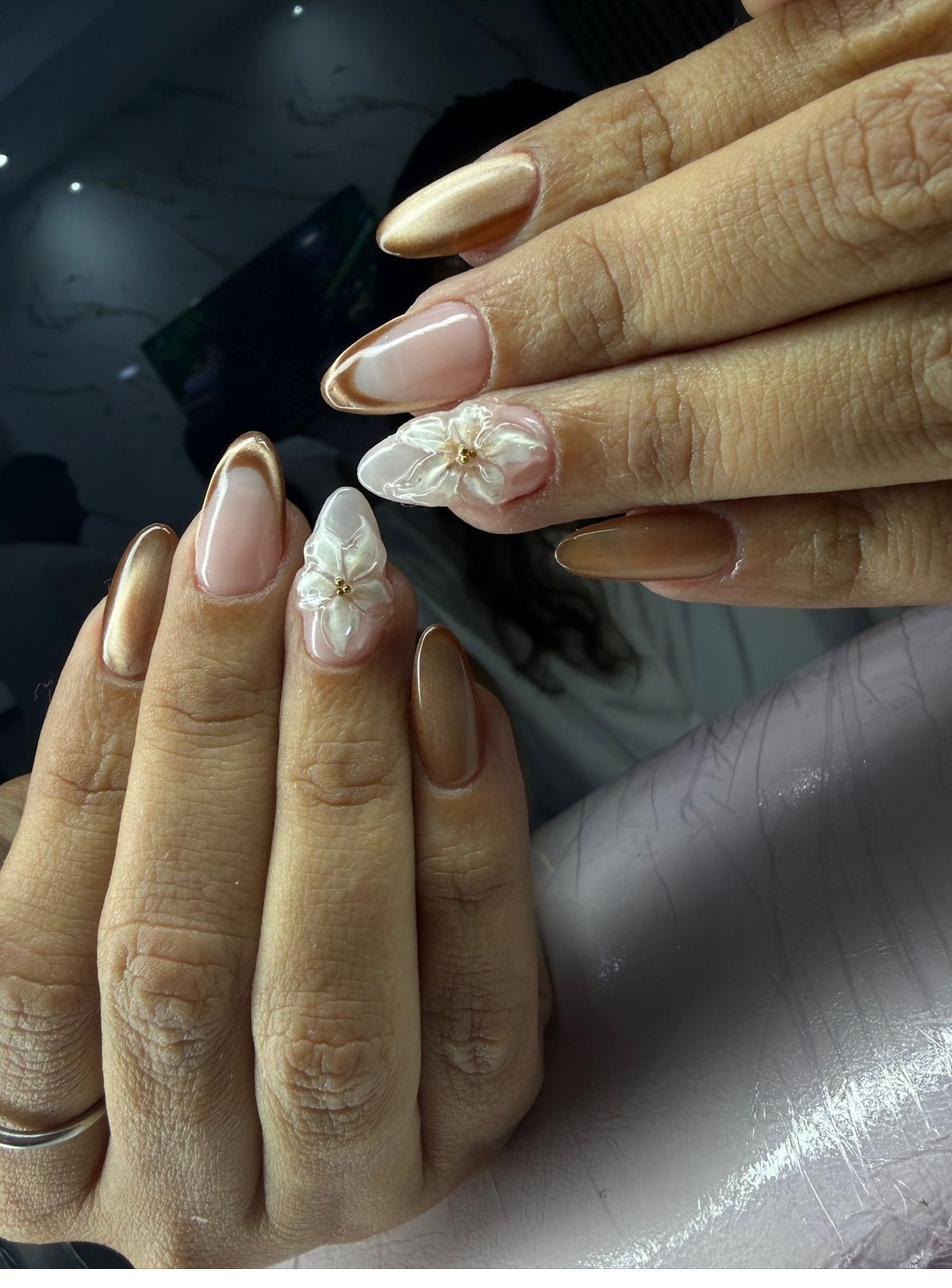 Diseño de uñas con flor 3D
