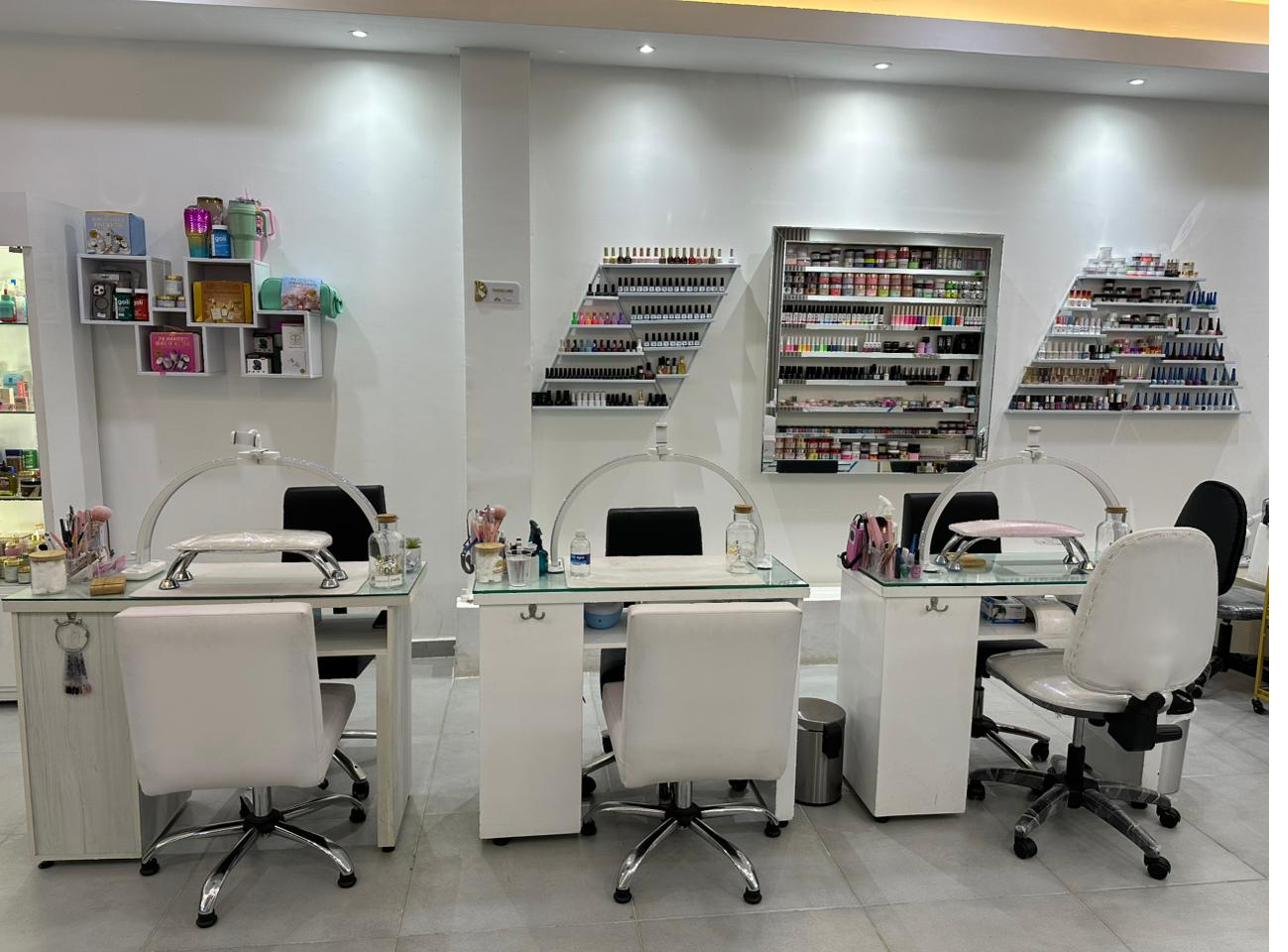 Estaciones de manicure de Serena